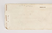 Particolare: scritta a matita sulla custodia di cartoncino