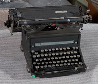 Macchina da scrivere Olivetti M40/3