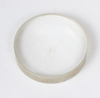 F: una lente (diametro 5.3 cm)
