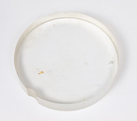 H: una lente (diametro 10.5 cm)