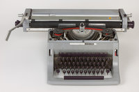 Macchina da scrivere meccanica Olivetti Linea 88